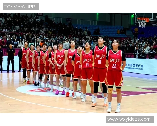 福建女篮迎战浙江稠州力争胜利展现团队实力与拼搏精神